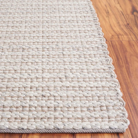 Safavieh Vermont 4'-0" x 6'-0" Rug in Brown / Silver