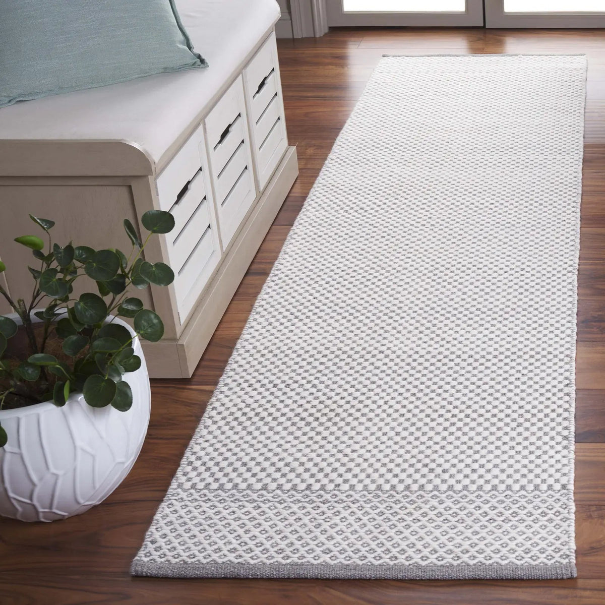 Safavieh Vermont 2'-3" x 9'-0" Rug in Grey / Ivory