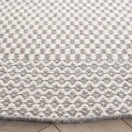 Safavieh Vermont 6'-0" x 6'-0" Rug in Grey / Ivory
