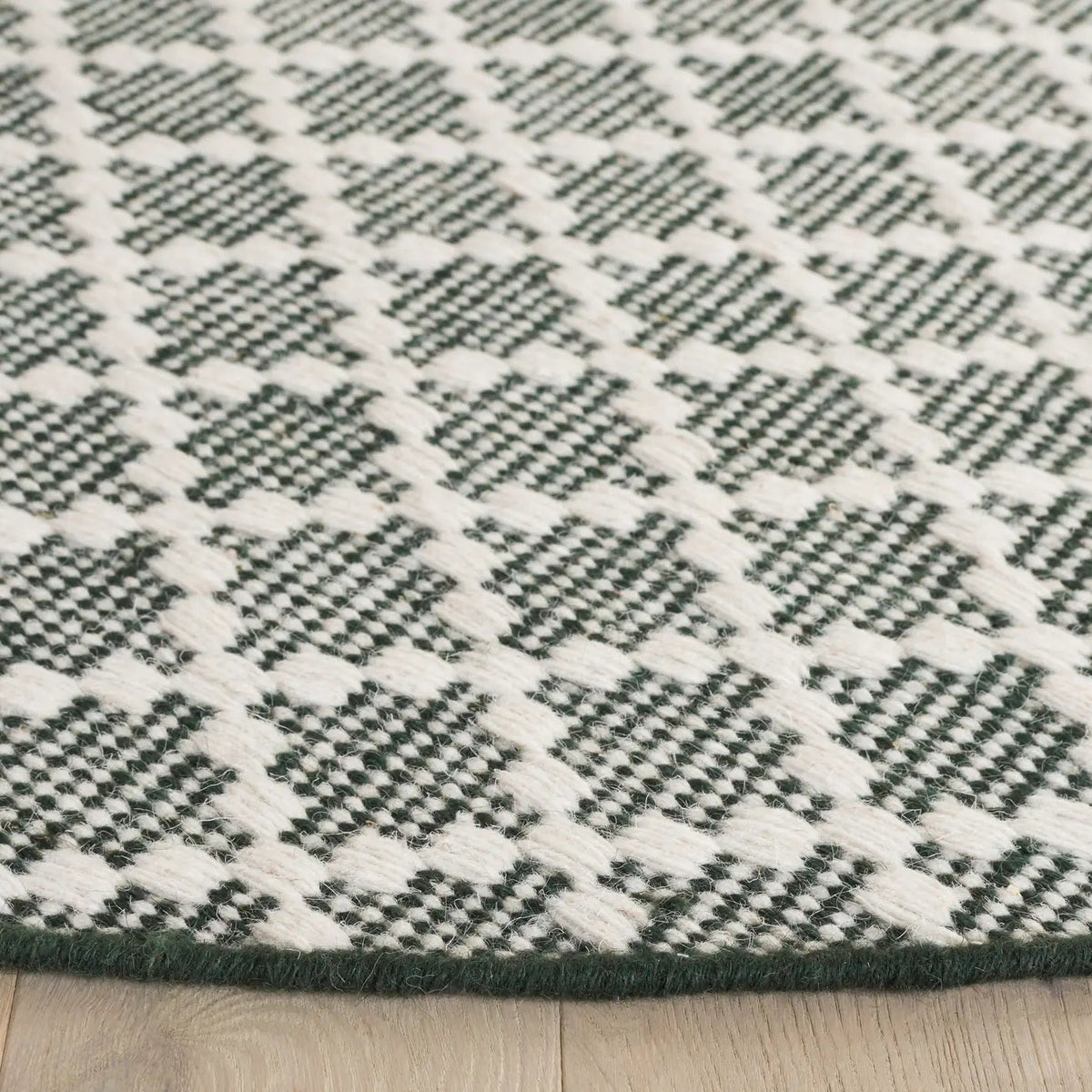 Safavieh Vermont 6'-0" x 6'-0" Rug in Green / Ivory