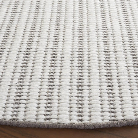 Safavieh Vermont 6'-0" x 6'-0" Rug in Beige / Ivory