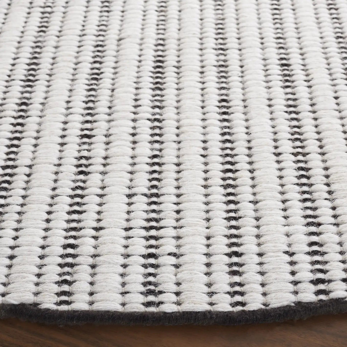 Safavieh Vermont 6'-0" x 6'-0" Rug in Brown / Ivory