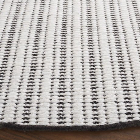 Safavieh Vermont 6'-0" x 6'-0" Rug in Brown / Ivory