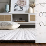 Safavieh Vermont 4'-0" x 6'-0" Rug in Brown / Ivory