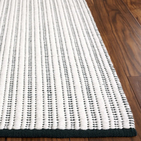 Safavieh Vermont 4'-0" x 6'-0" Rug in Green / Ivory