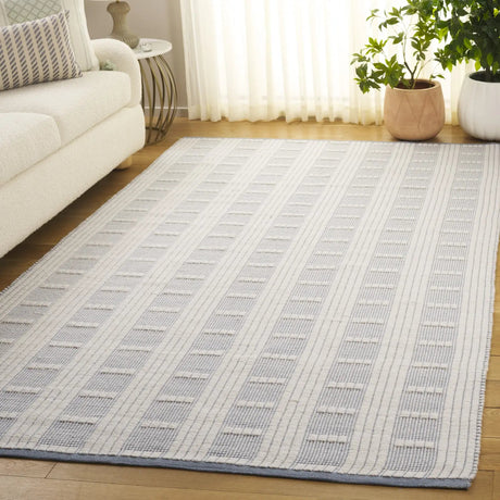 Safavieh Vermont 4'-0" x 6'-0" Rug in Light Blue / Ivory