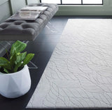 Safavieh Versailles 2'-6" x 8'-0" Rug in Grey