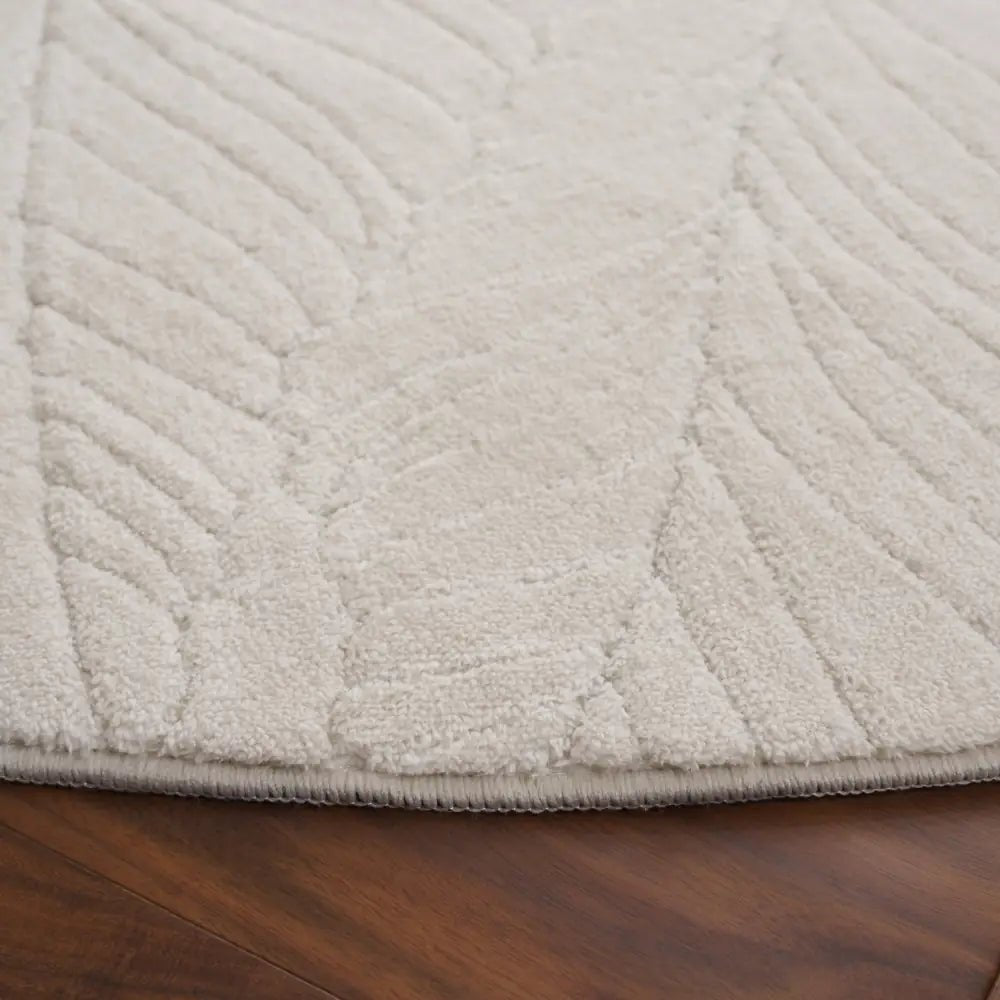 Safavieh Versailles 6'-0" x 6'-0" Rug in Ivory