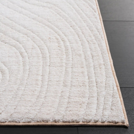 Safavieh Versailles 4'-0" x 6'-0" Rug in Ivory
