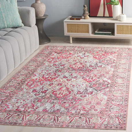 Safavieh Vintage Serapi 600 5'-1" x 7'-6" Rug in Red / Light Green