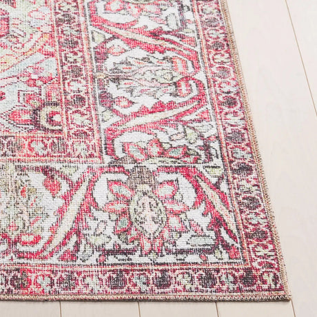 Safavieh Vintage Serapi 600 5'-1" x 7'-6" Rug in Red / Light Green