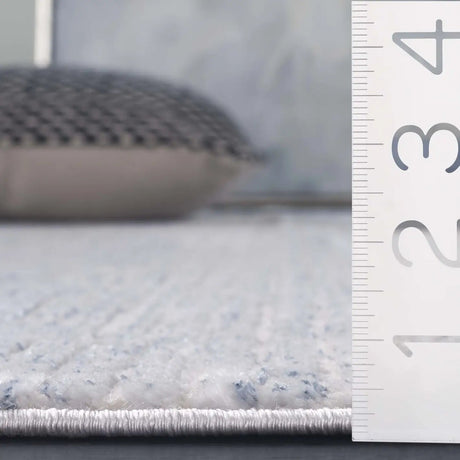 Safavieh Whisper 4'-0" x 6'-0" Rug in Blue / Grey