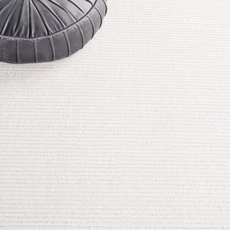 Safavieh Whisper Whs565A Ivory/Ivory Rug.