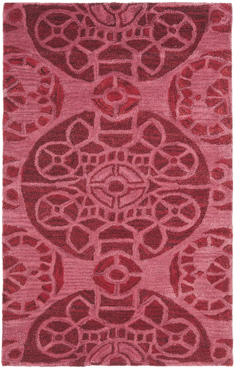 Safavieh Wyndham 2'-0" x 3'-0" Rug in Red