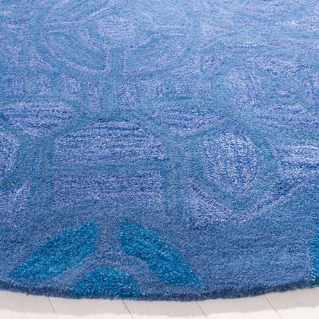 Safavieh Wyndham 7'-0" x 7'-0" Rug in Blue