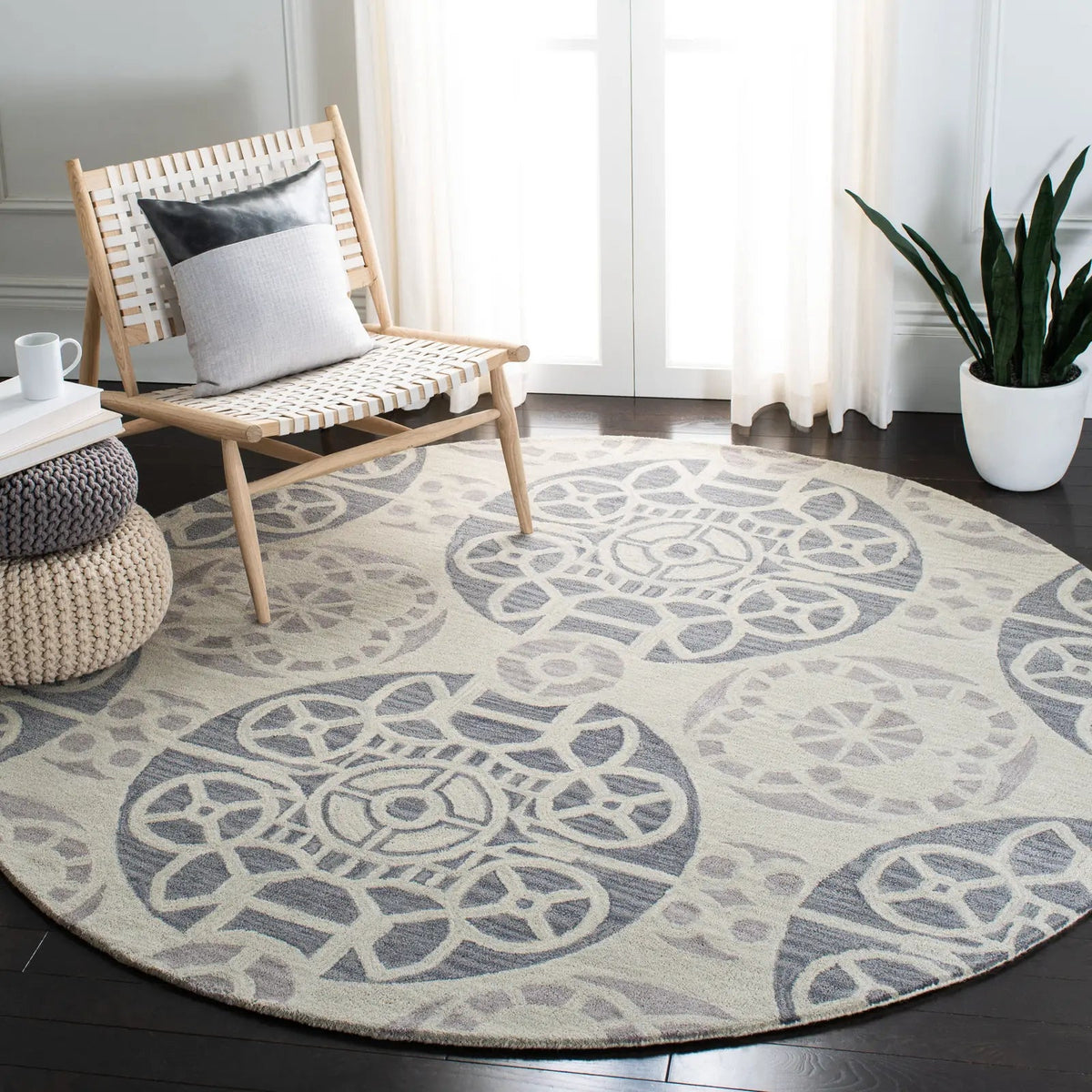 Safavieh Wyndham 7'-0" x 7'-0" Rug in Silver / Blue