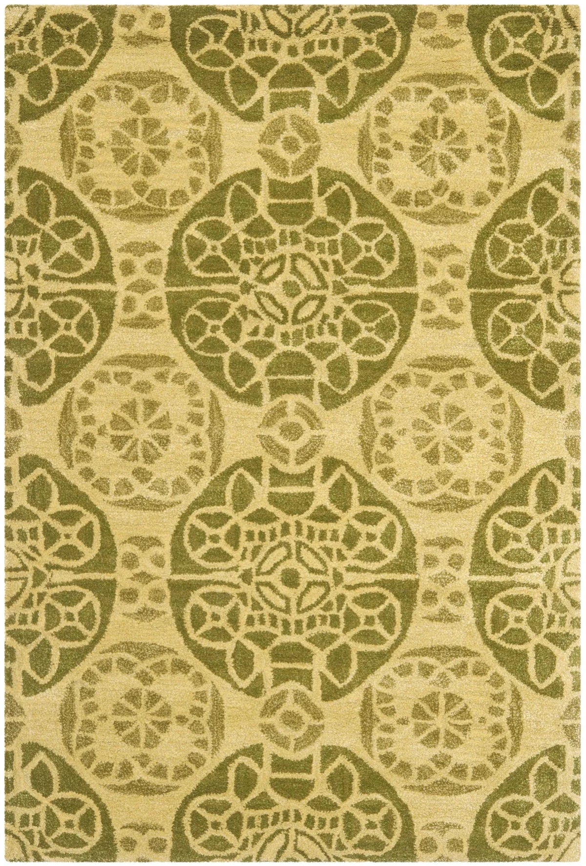Safavieh Wyndham 4'-0" x 6'-0" Rug in Honey / Green