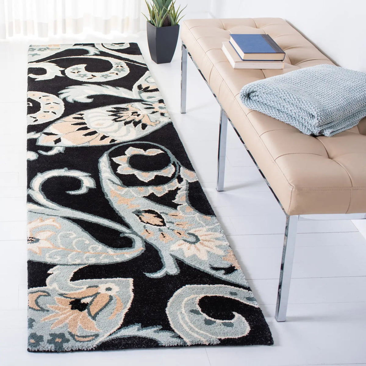 Safavieh Wyndham 2'-3" x 9'-0" Rug in Black / Multi