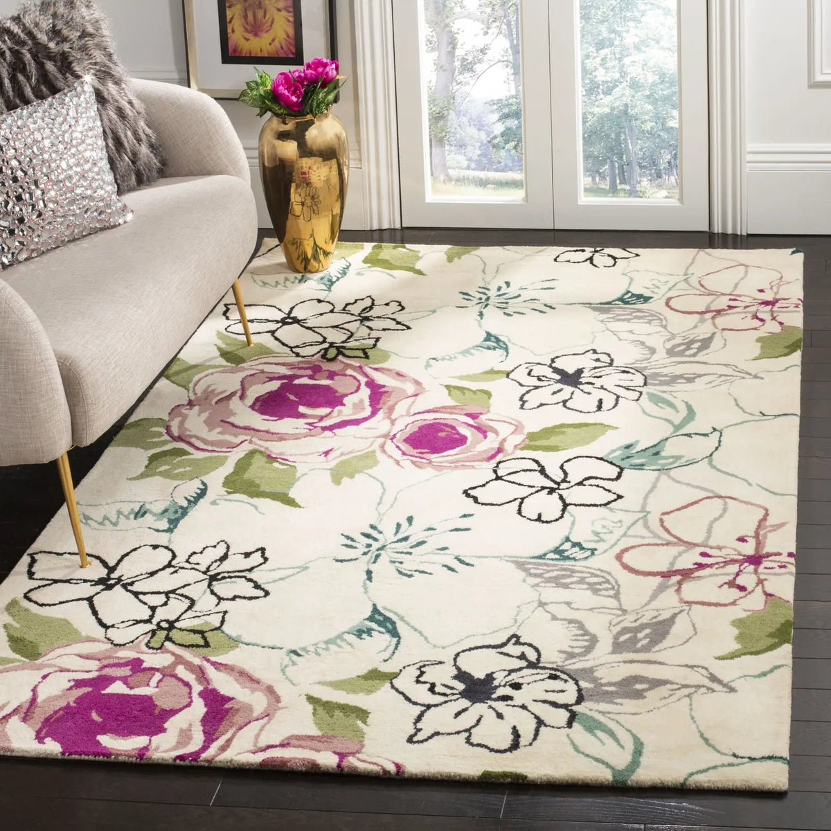 Safavieh Wyndham 5'-0" x 8'-0" Rug in Ivory / Multi