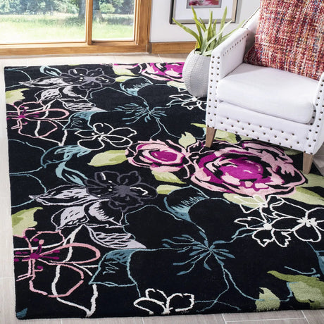 Safavieh Wyndham 5'-0" x 8'-0" Rug in Black / Multi