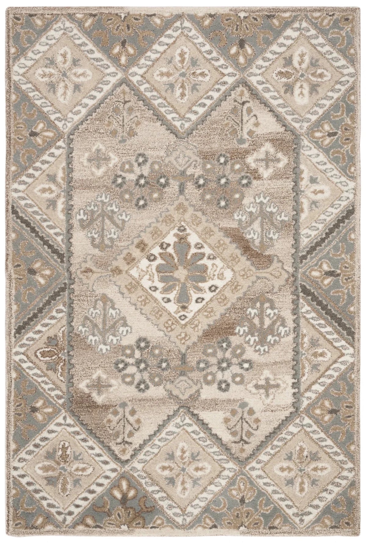 Safavieh Wyndham 5'-0" x 8'-0" Rug in Ivory / Grey