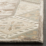Safavieh Wyndham 5'-0" x 8'-0" Rug in Ivory / Grey