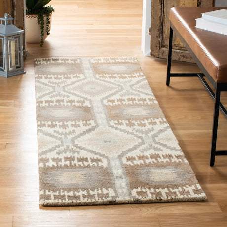 Safavieh Wyndham 2'-3" x 11'-0" Rug in Natural / Multi