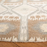 Safavieh Wyndham 7'-0" x 7'-0" Rug in Natural / Multi