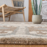 Safavieh Wyndham 4'-0" x 6'-0" Rug in Natural / Multi