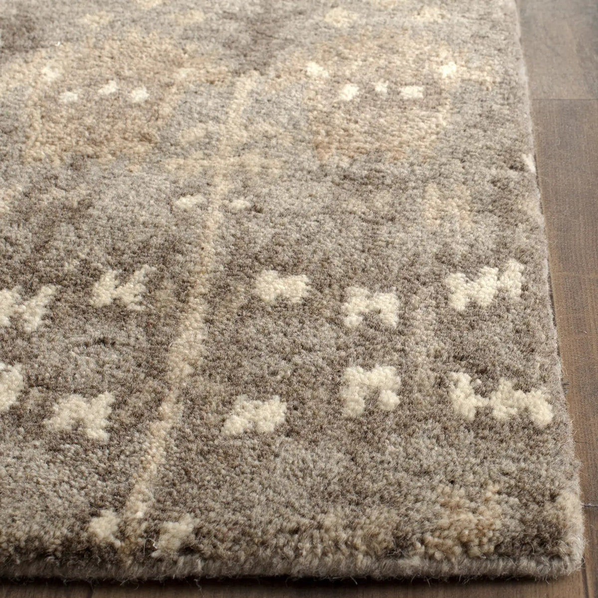 Safavieh Wyndham 2'-3" x 11'-0" Rug in Natural / Multi