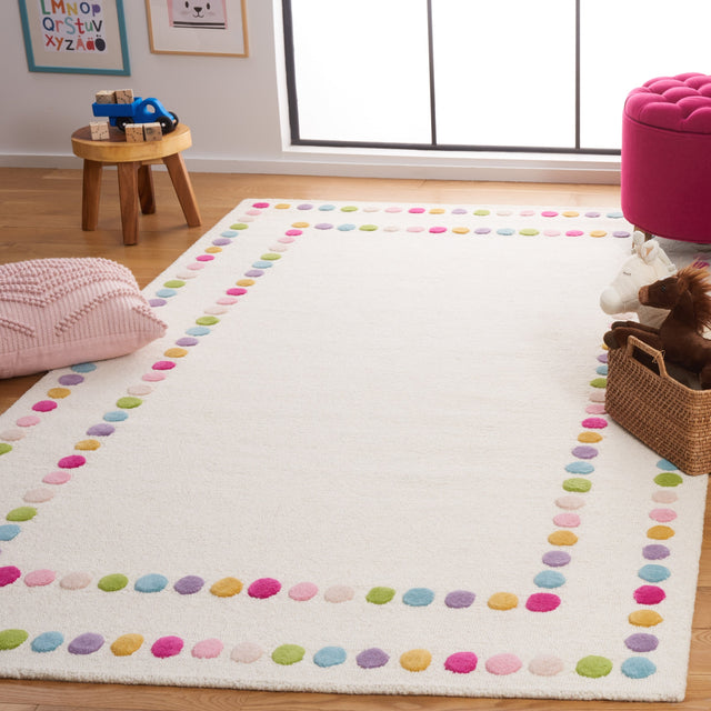 Safavieh Safavieh Kids Sfk928U Ivory/Pink Rug.