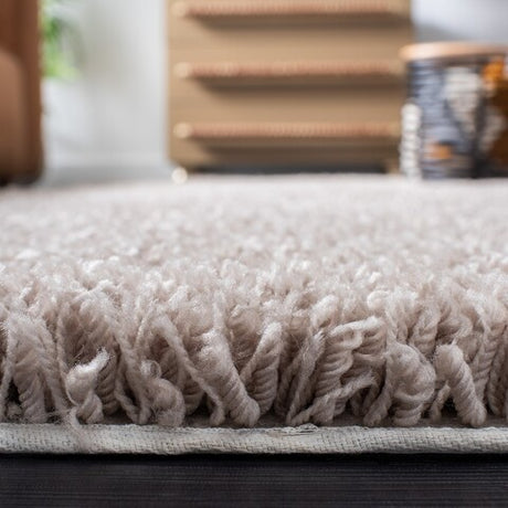 Safavieh Shag sg240d Taupe Rugs.