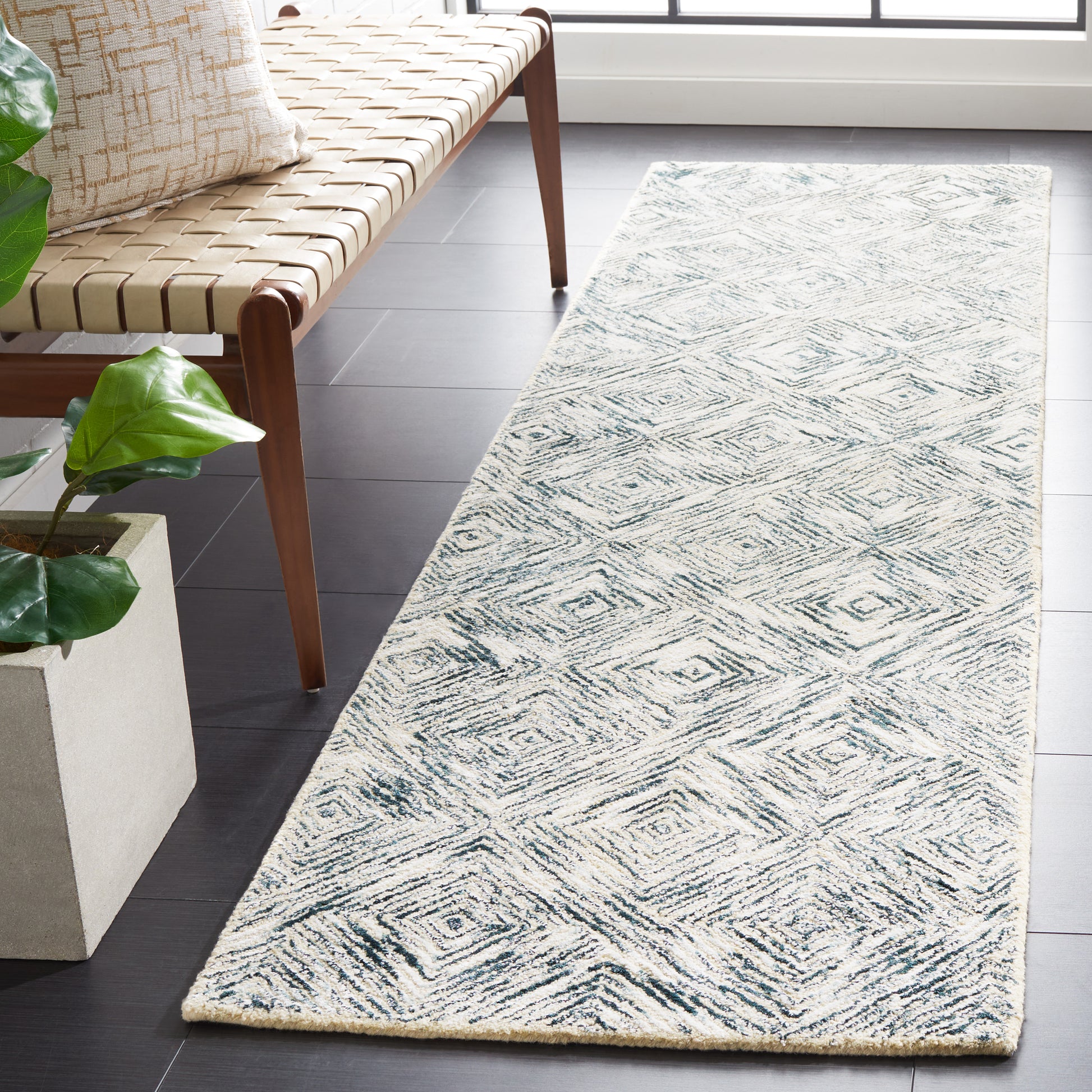 Safavieh Soho Soh125Y Ivory/Green Area Rug