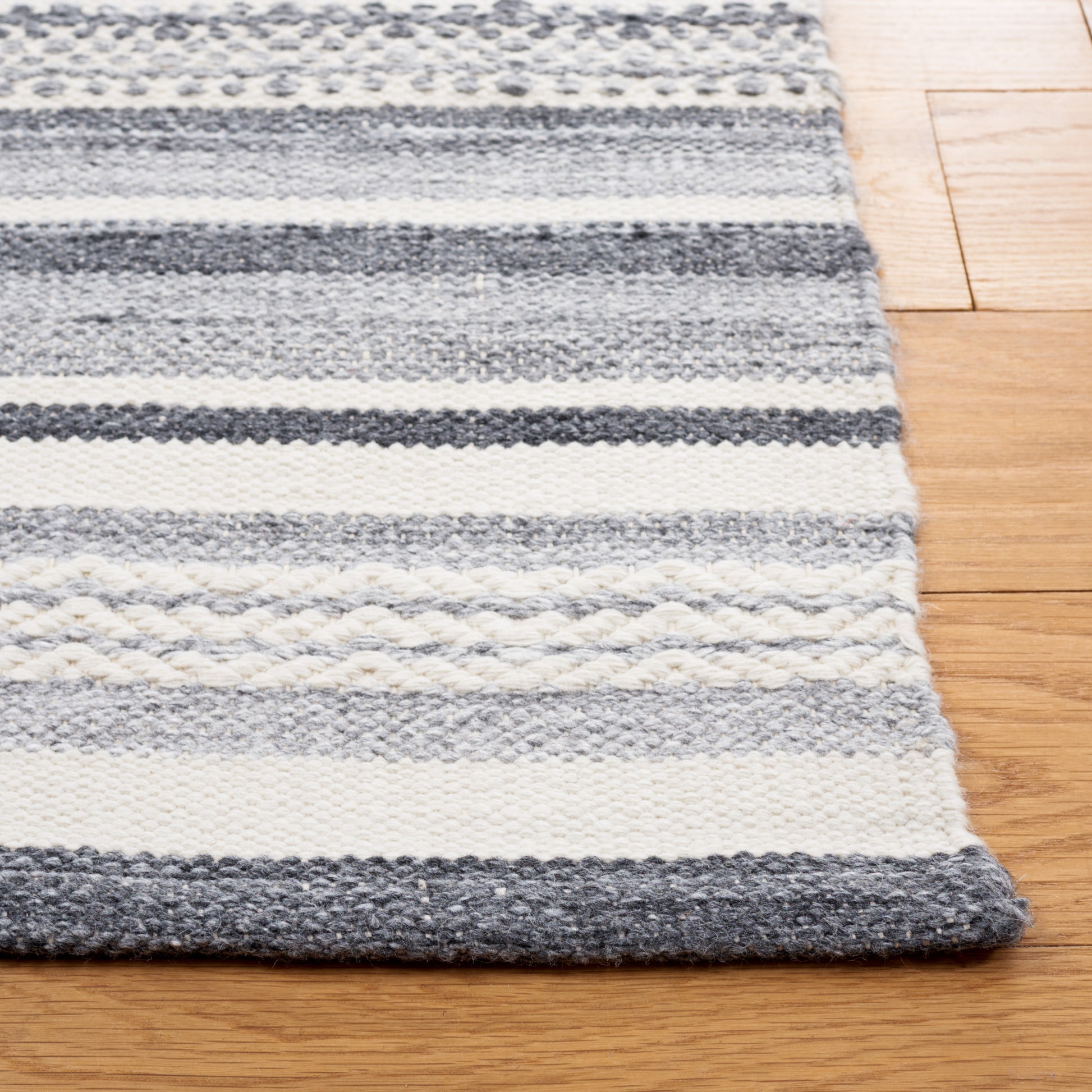 Safavieh Striped Kilim Stk426H Charcoal/Ivory Area Rug