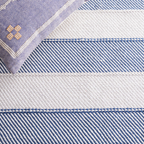Safavieh Striped Kilim Stk803F Grey/Blue Rug.