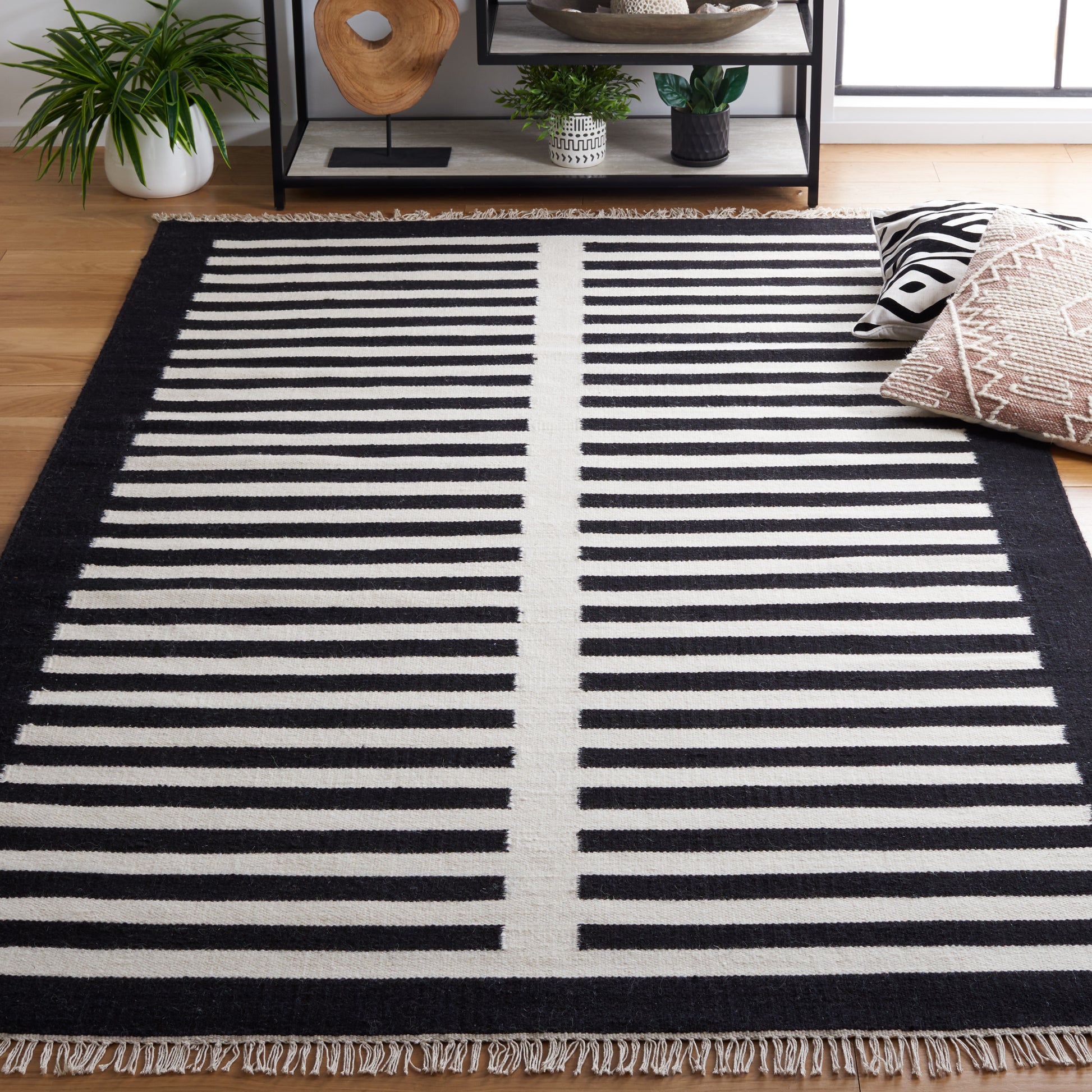 Safavieh Striped Kilim Stk806Z Ivory/Black Area Rug