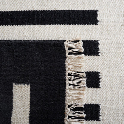 Safavieh Striped Kilim Stk806Z Ivory/Black Area Rug