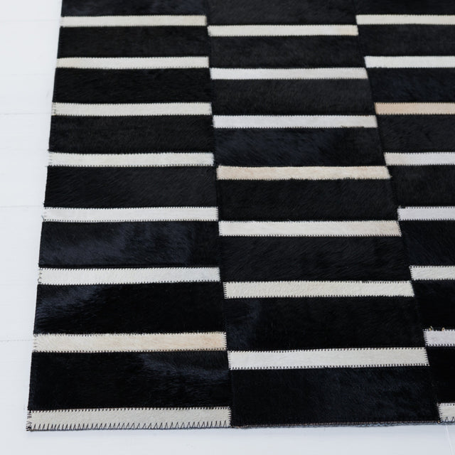 Safavieh Studio Leather Stl821Z Black/Beige Rug.