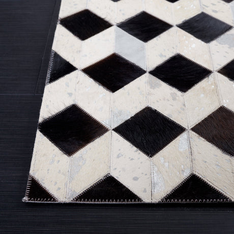 Safavieh Studio Leather Stl902B Beige/Black Rug.