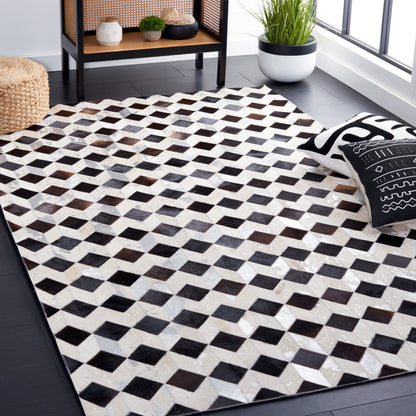 Safavieh Studio Leather Stl902B Beige/Black Area Rug