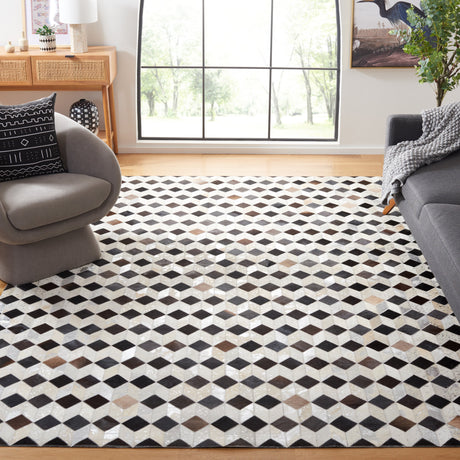 Safavieh Studio Leather Stl902B Beige/Black Rug.