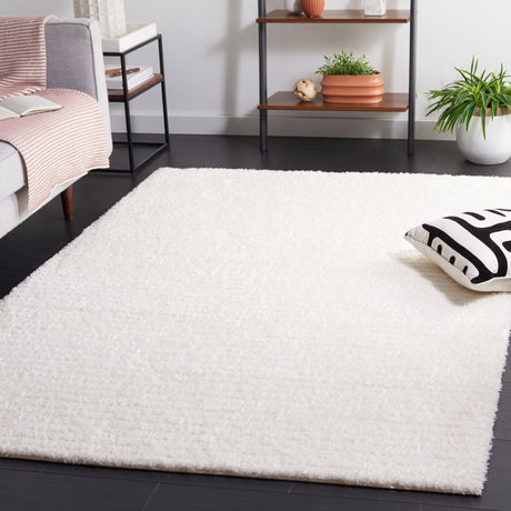 Safavieh Tahoe Shag Tho651A Ivory Rug.