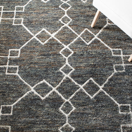 Safavieh Thomas Obrien Tob531B Dark Grey/White Rug.