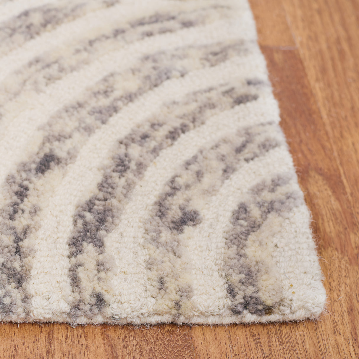 Safavieh Trace Trc310F Grey/Ivory Rug.