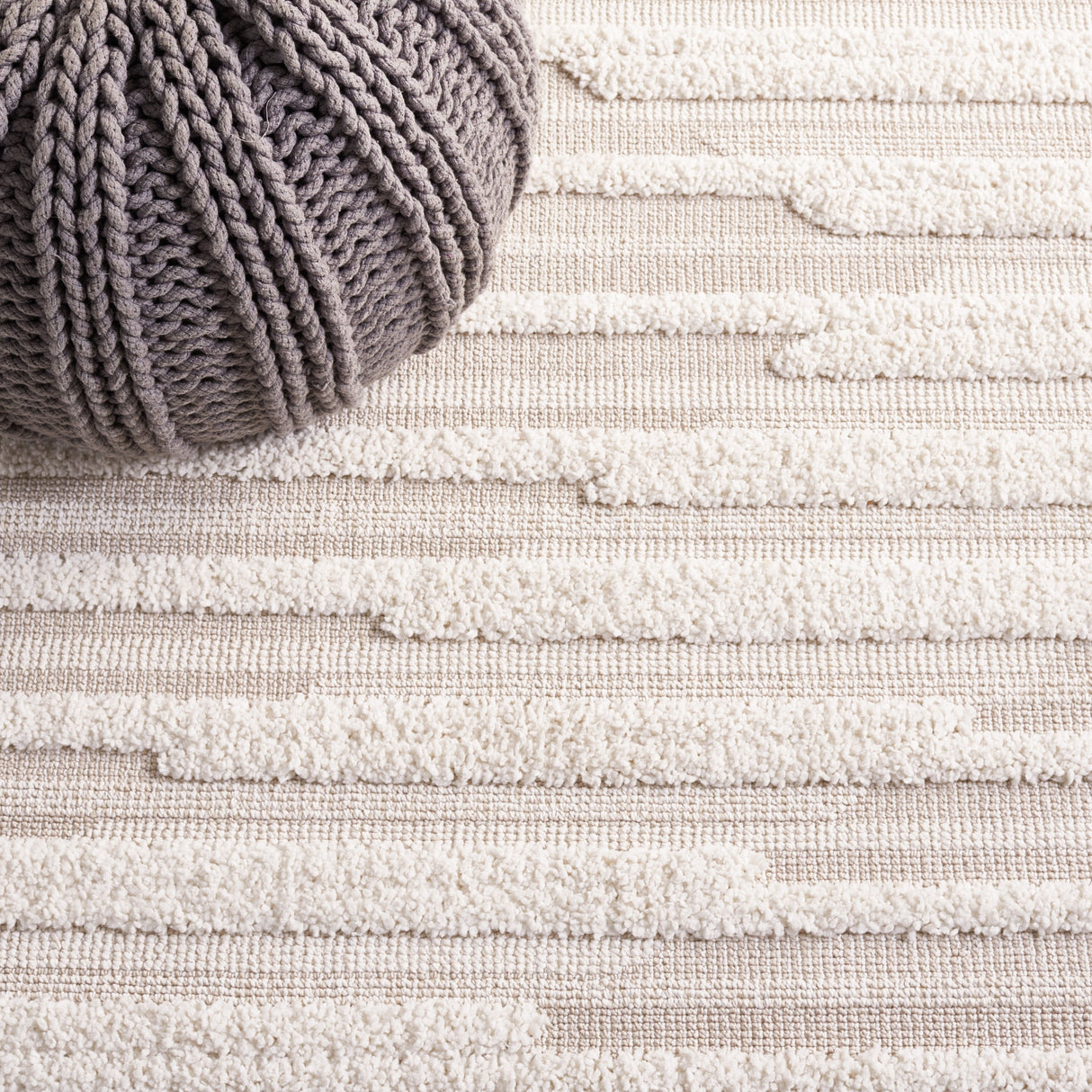 Safavieh Trends Trd102B Beige/Ivory Rug.