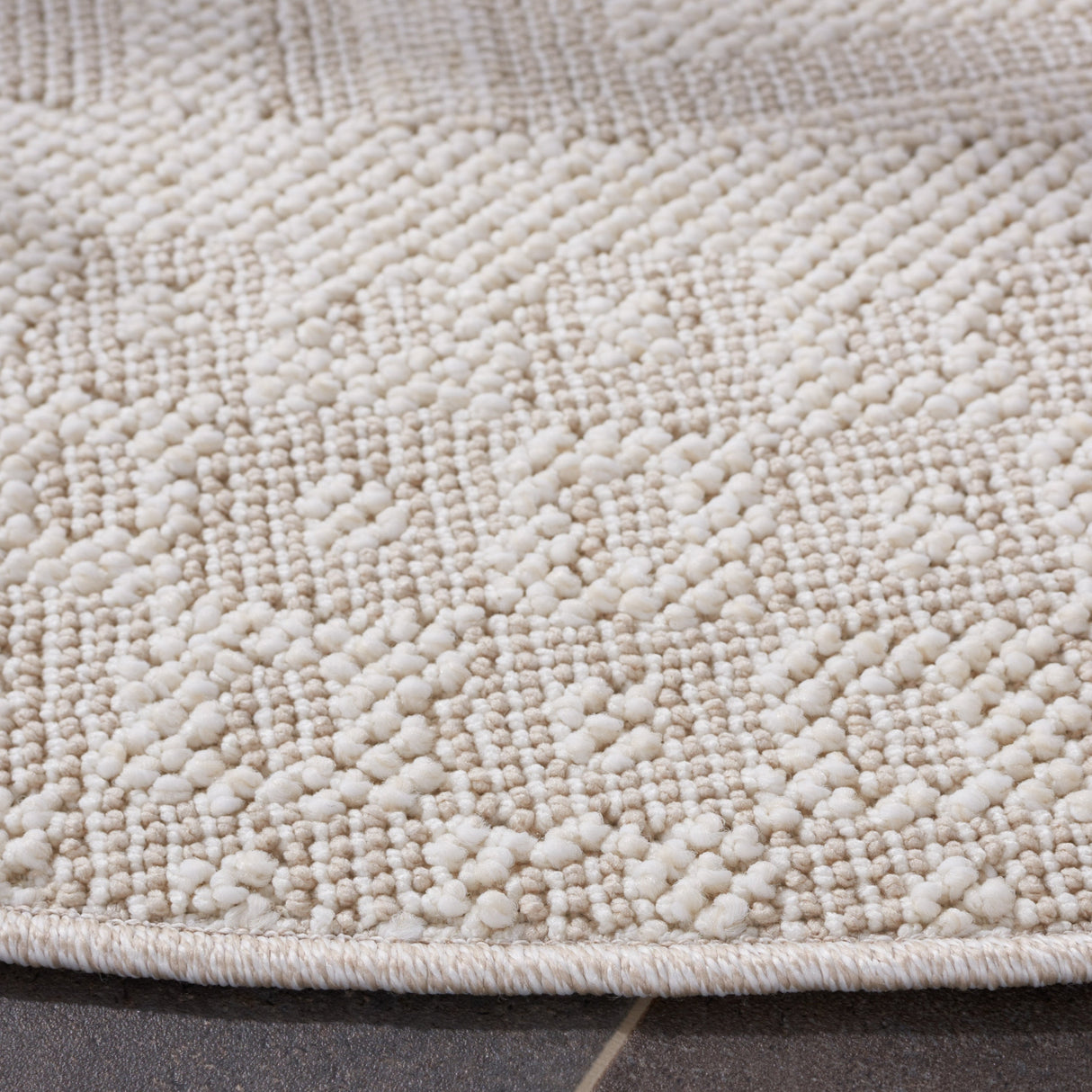 Safavieh Trends Trd106B Beige/Ivory Rug.