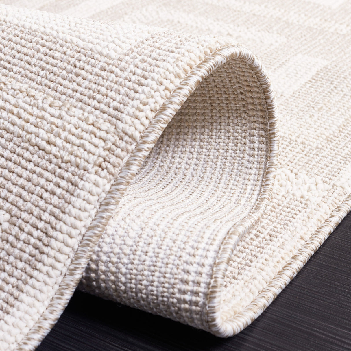 Safavieh Trends Trd116B Beige/Ivory Rug.