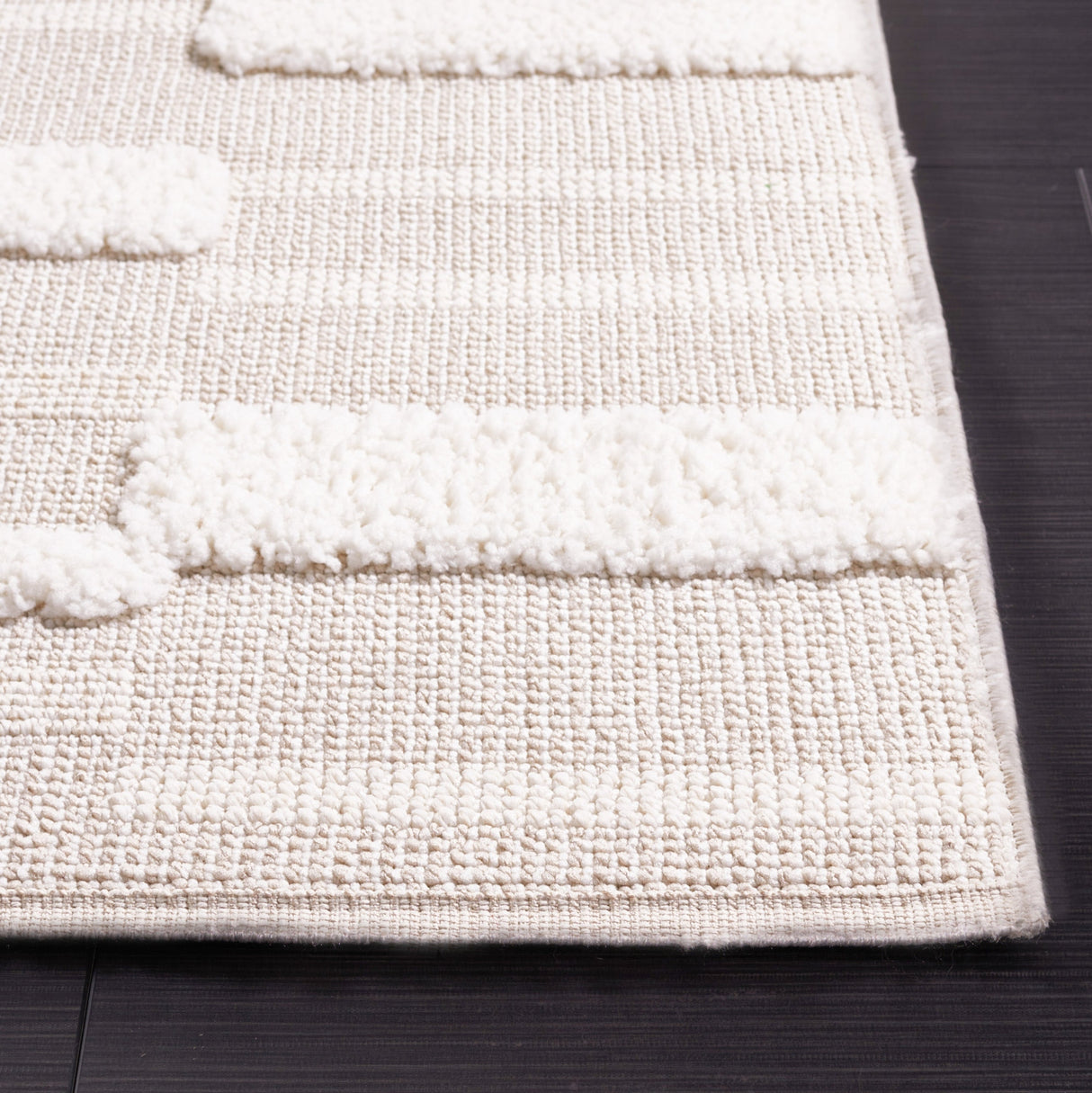 Safavieh Trends Trd120B Beige/Ivory Rug.