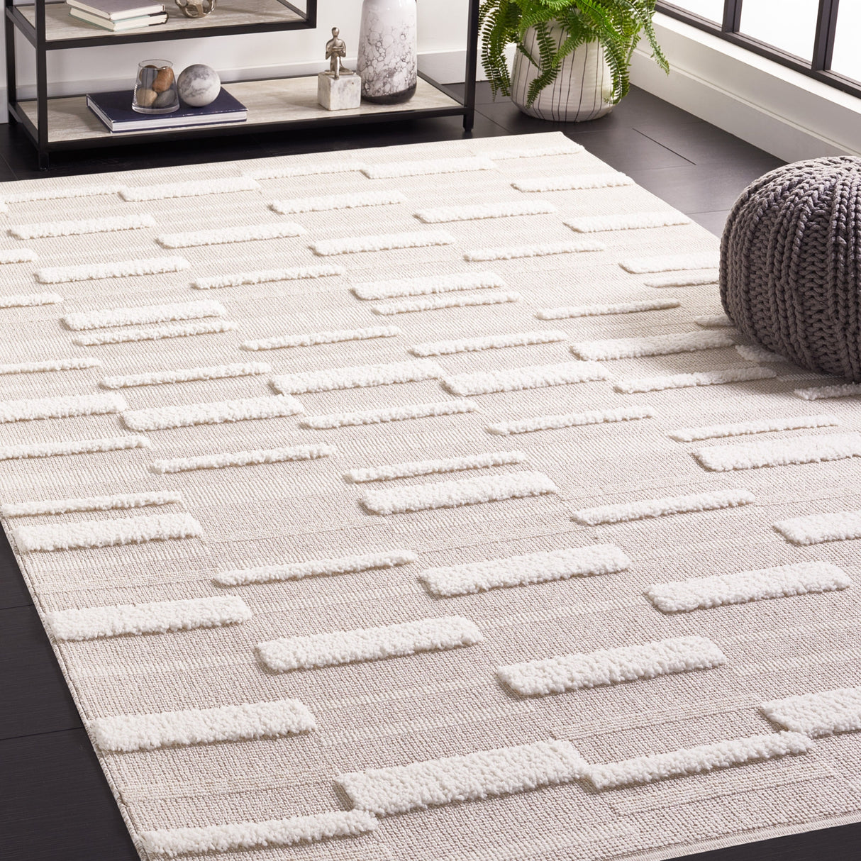 Safavieh Trends Trd120B Beige/Ivory Rug.