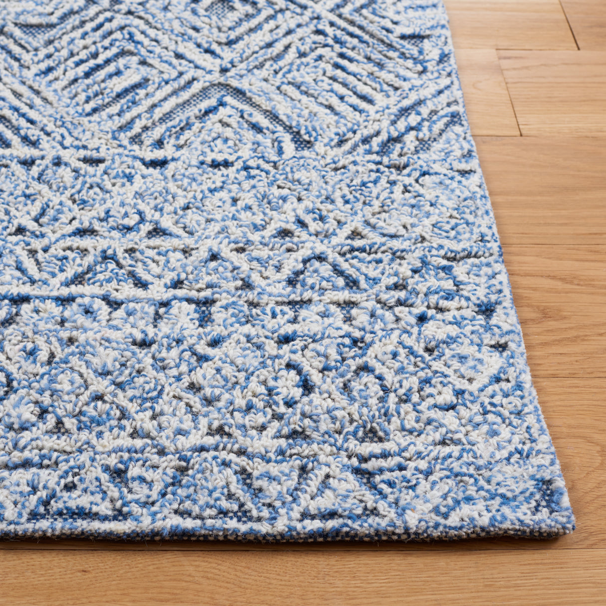 Safavieh Textual Txt201M Blue/Ivory Rug.
